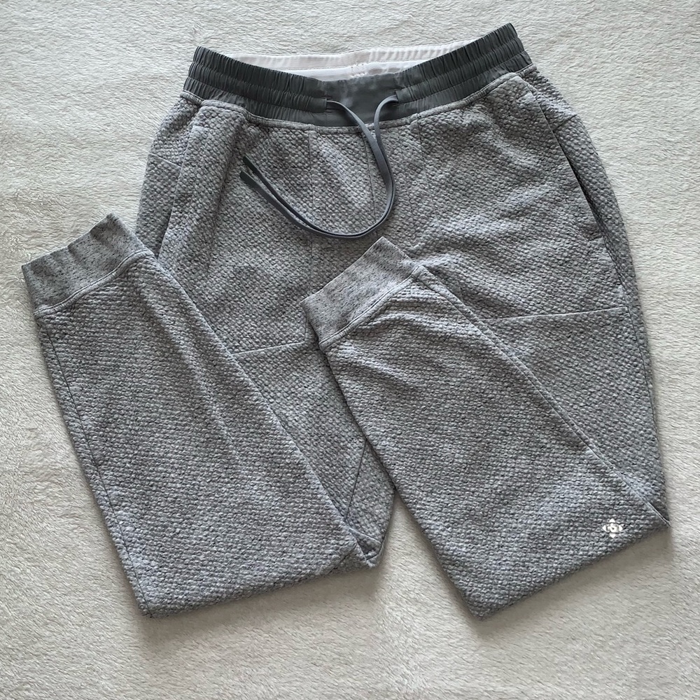Lululemon Men’s Gray At Ease Jogger Size M